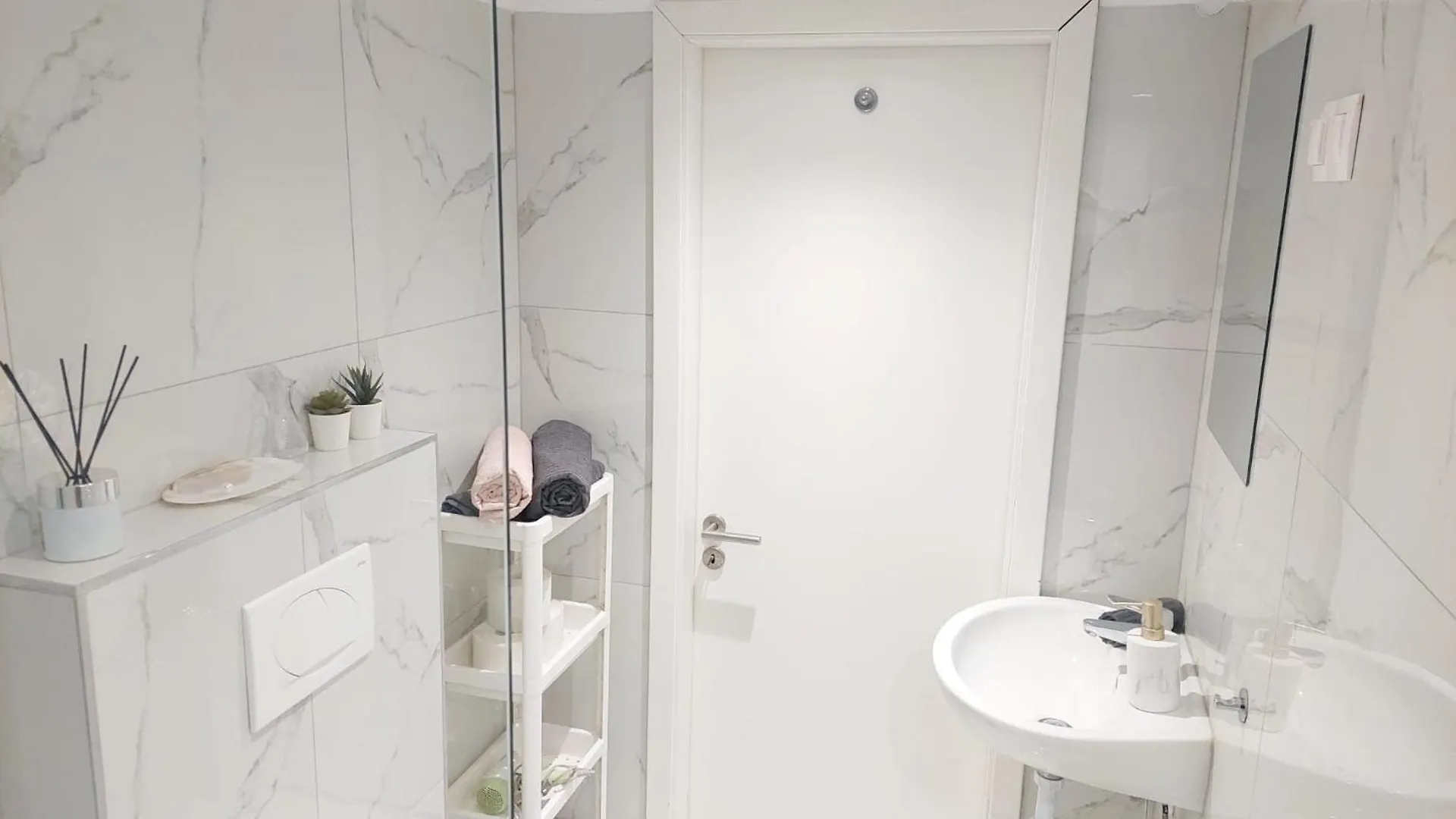 Brhomes Pearl Budapest 0*,